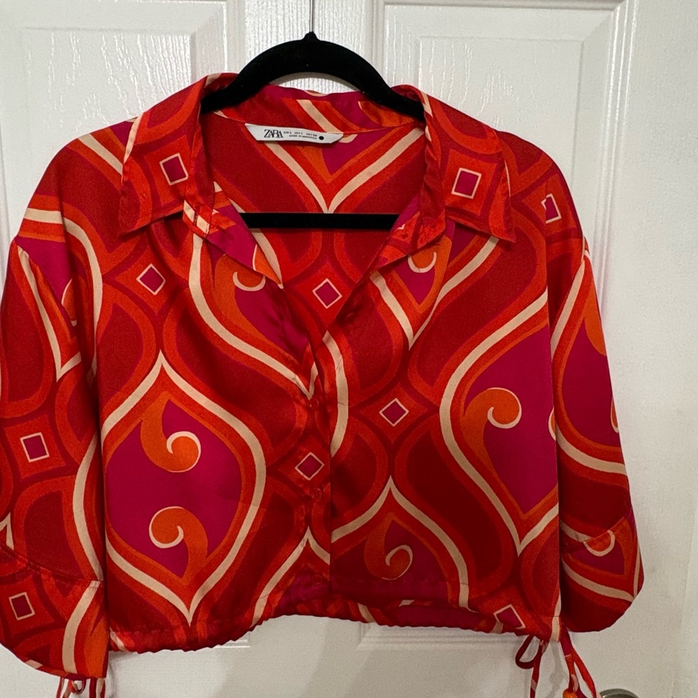 Zara Red and Pink Geometric Cropped Button-Down Shirt